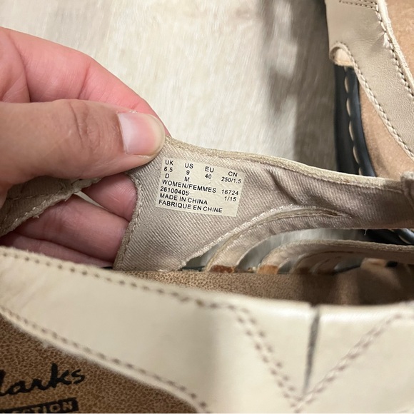Clarks Leather Beige Sandals Comfort Sling Back Velcro SZ 9 - Picture 5 of 6